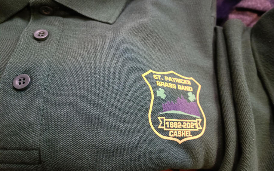 Polo shirt with front and back logo printed